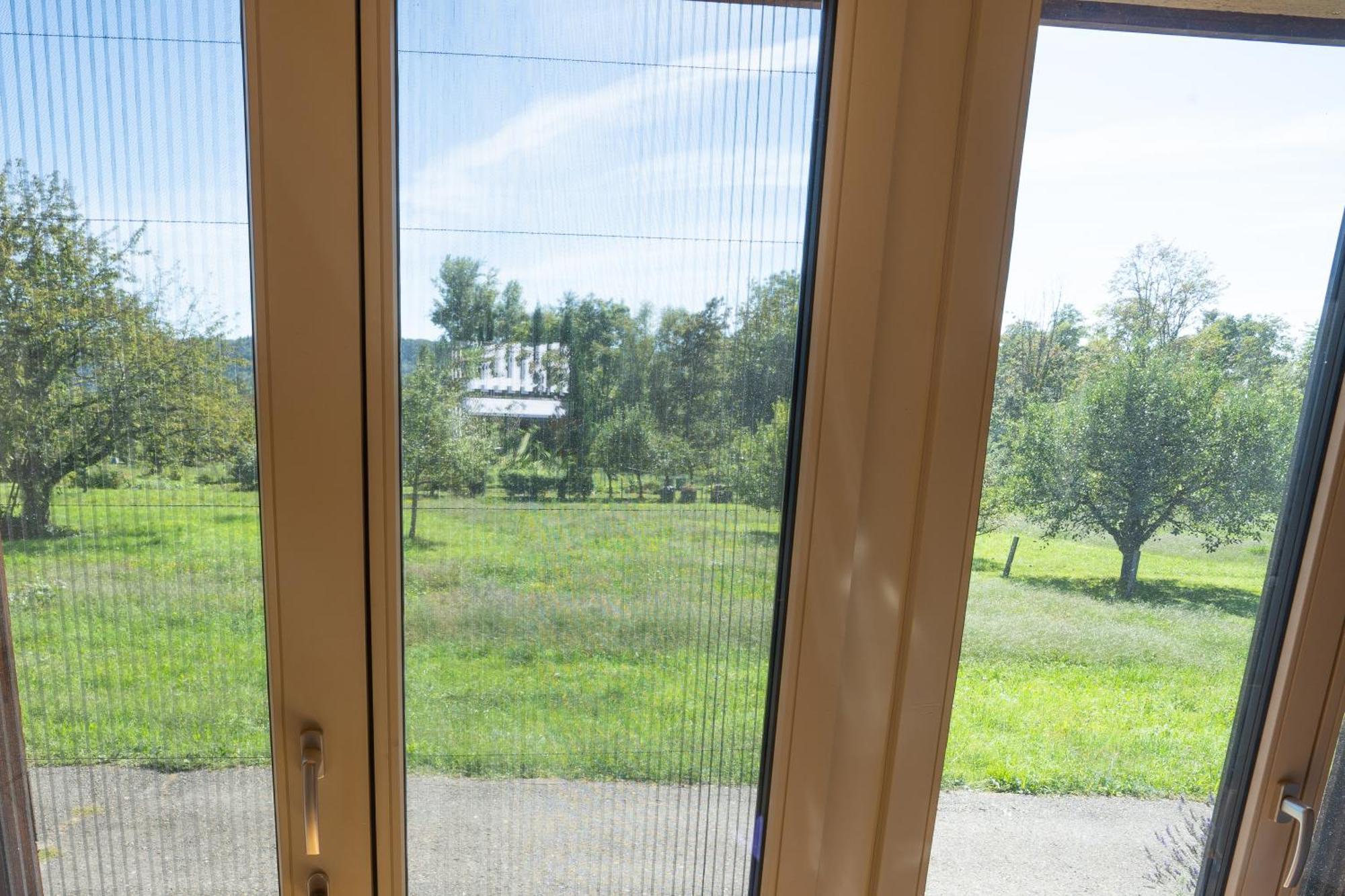 Tiny House Chez Claudine - Relaxen, Workspace, Naehe Thermen, Netflix, Free Parking & Wifi Бругг Экстерьер фото