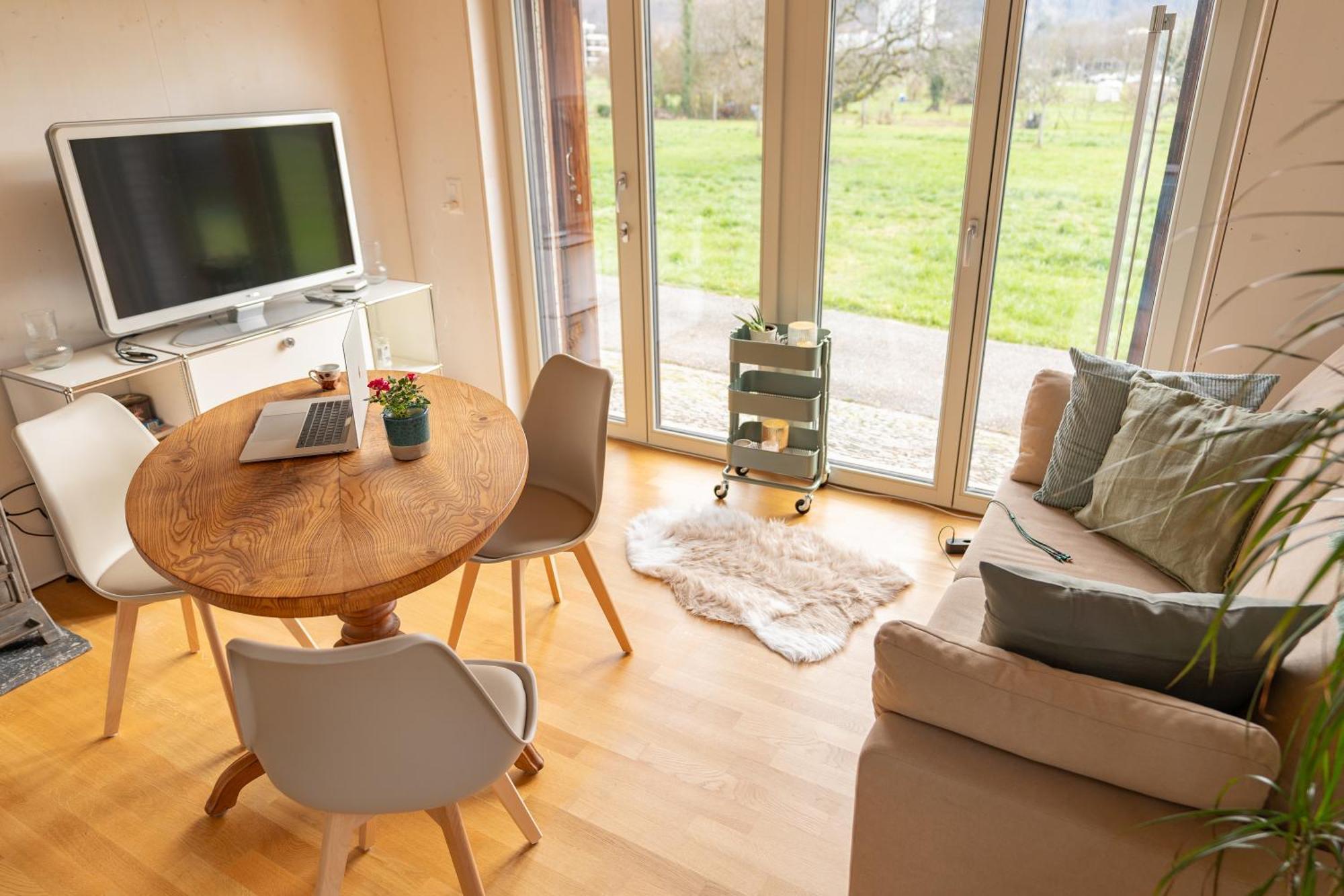 Tiny House Chez Claudine - Relaxen, Workspace, Naehe Thermen, Netflix, Free Parking & Wifi Бругг Экстерьер фото