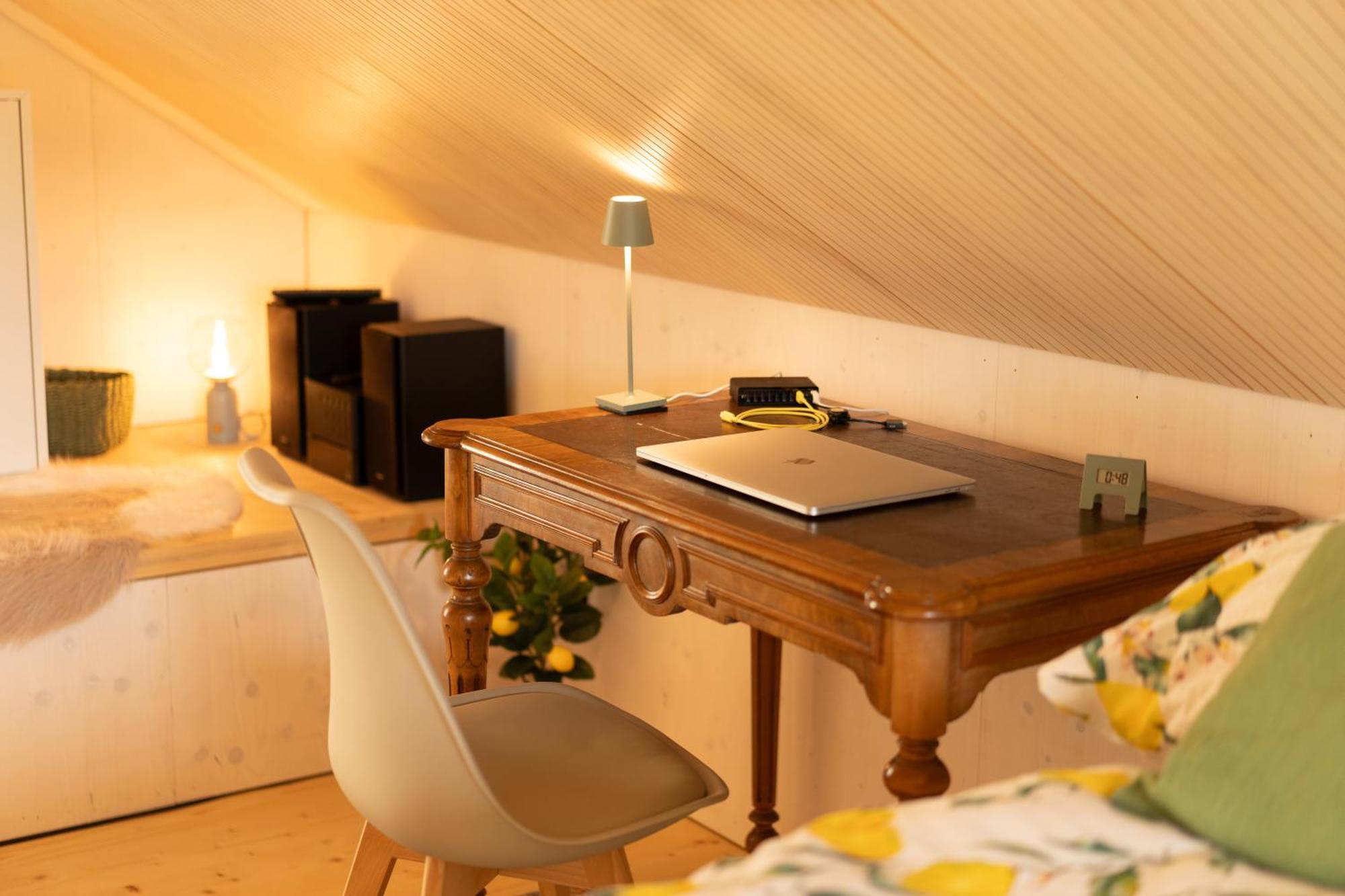 Tiny House Chez Claudine - Relaxen, Workspace, Naehe Thermen, Netflix, Free Parking & Wifi Бругг Экстерьер фото