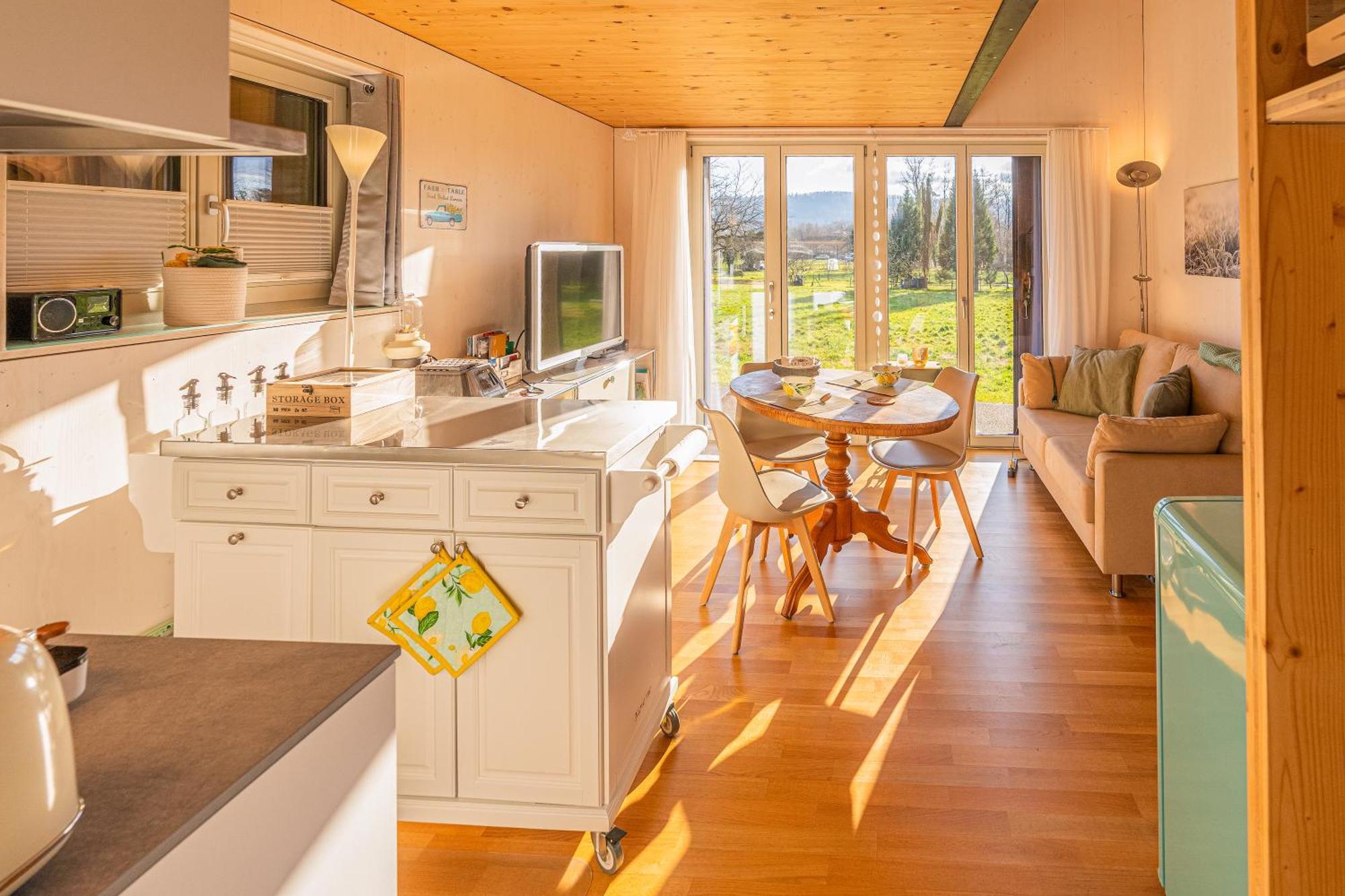 Tiny House Chez Claudine - Relaxen, Workspace, Naehe Thermen, Netflix, Free Parking & Wifi Бругг Экстерьер фото